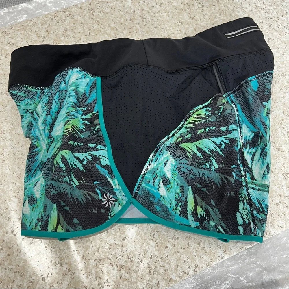 Athleta Track This Run Shorts Napali Tropical Green Teal Black Size Medium - Picture 8 of 14